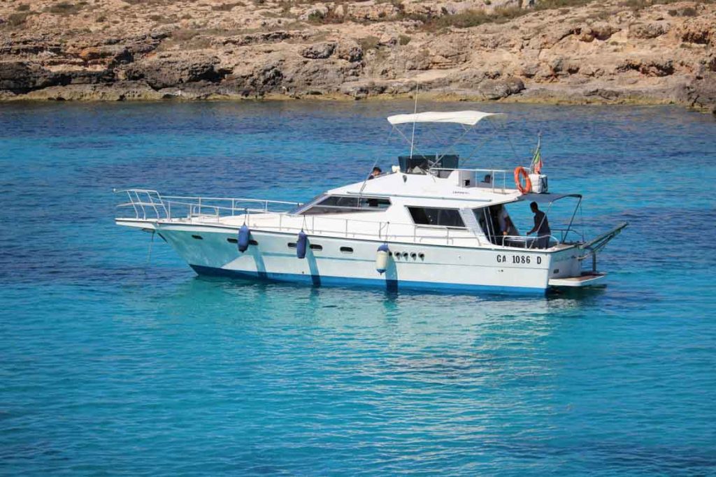 Barca Clair de lune a Lampedusa