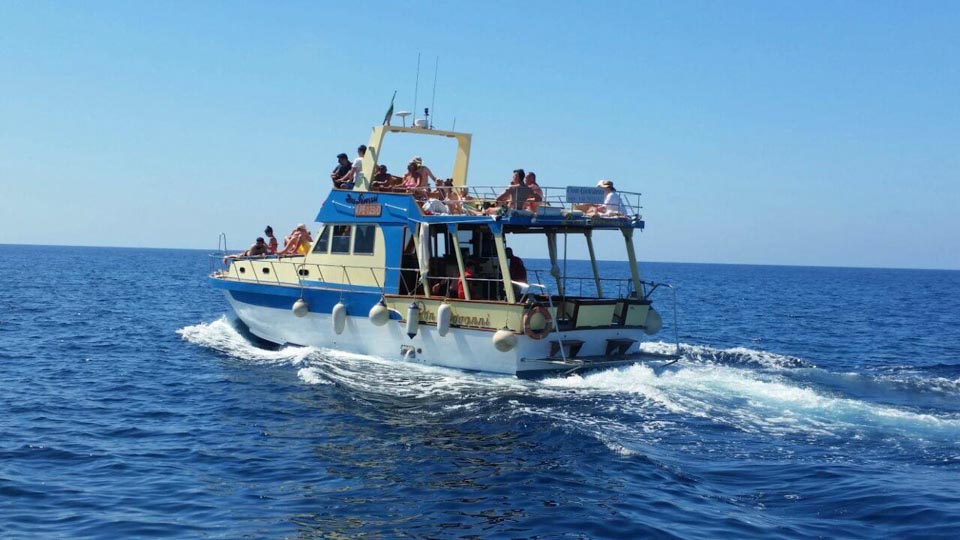 Barca Don Giovanni a Lampedusa